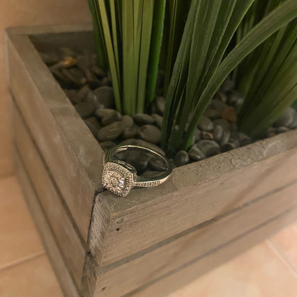 925 Silver engagement ring. Size 7